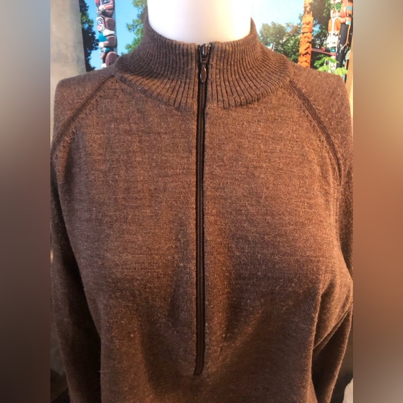 Vintage Woolrich 1/2 zip sweater.  Size XL.  Excellent condition. - Picture 2 of 6